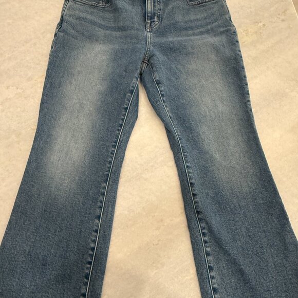 Madewell Mid-Rise Kick out Jeans - Picture 9 of 9